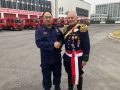 Shakehands: Zu Besuch bei der Feuerwehr, die bis vor kurzem der Armee unterstellt war, jetzt aber eigenständig arbeitet.